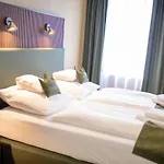 Stadthotel Koenig מלון 3*