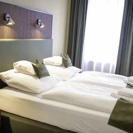 Stadthotel Koenig 호텔 치타우